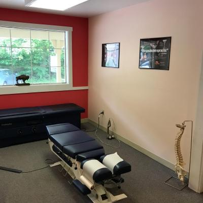 Leicester Spine And Wellness Patient Room 1 E1498274724216 Scaled